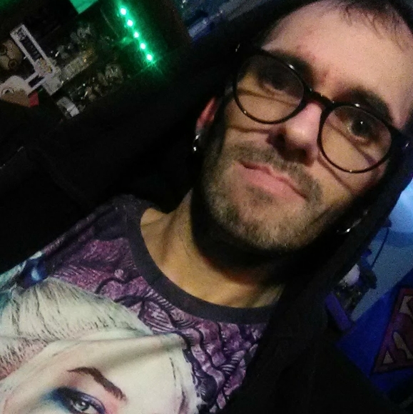 Everyone's Favorite Gemini, Johnny - Picture 2 of 2